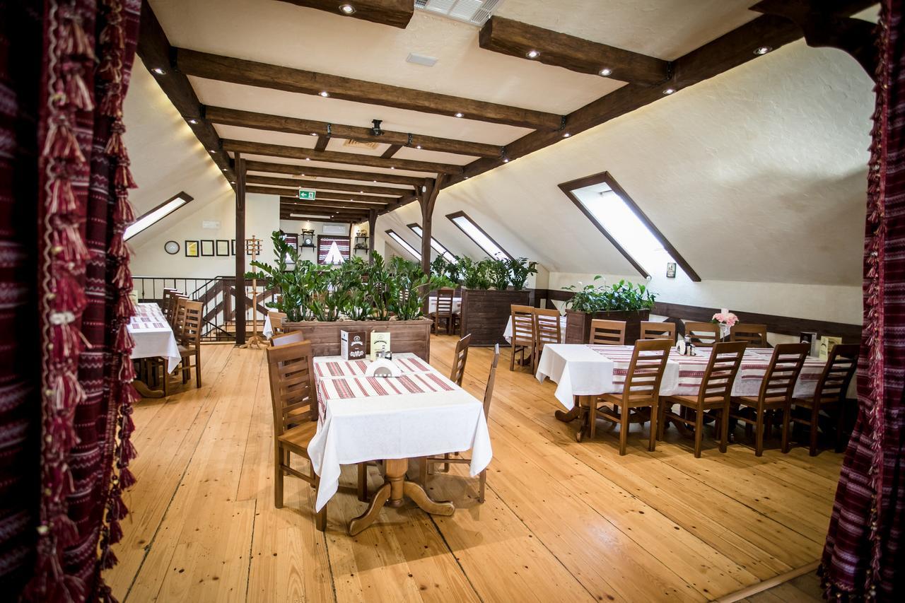 Stary Lwow Bed & Breakfast Korczyna  Exterior photo